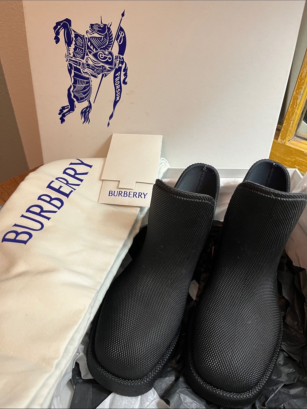 NEW Burberry Marsh Low Chelsea Boots Womens size US 6 or Eu 36